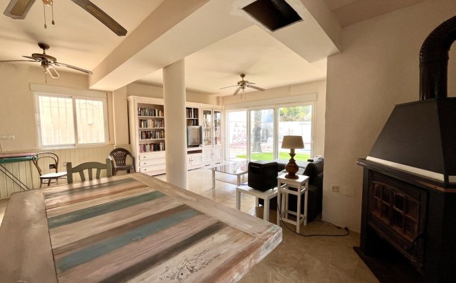 Resale - Villa -
La Zenia - Costa Blanca