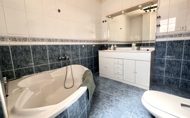 Resale - Villa -
La Zenia - Costa Blanca