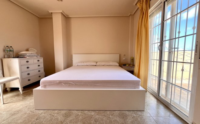 Resale - Villa -
La Zenia - Costa Blanca