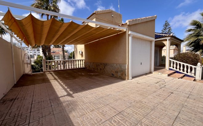 Resale - Villa -
La Zenia - Costa Blanca