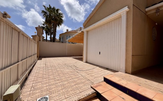 Resale - Villa -
La Zenia - Costa Blanca