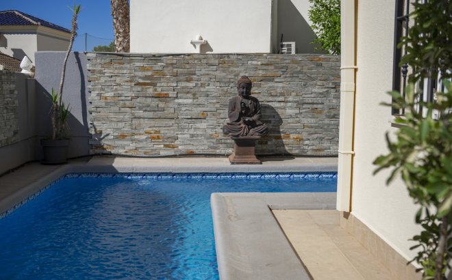 Herverkoop - Villa -
Las Ramblas Golf - Calle Mayor