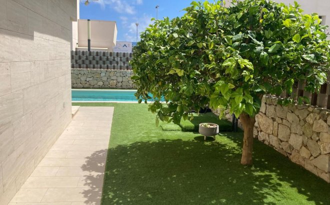 Revente - Semi Detached -
Pilar de la Horadada - Costa Blanca