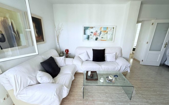 Resale - Apartment -
Orihuela Costa - Campoamor