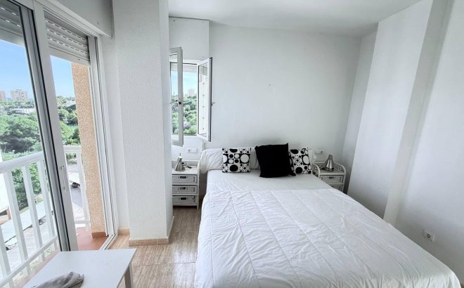 Resale - Apartment -
Orihuela Costa - Campoamor