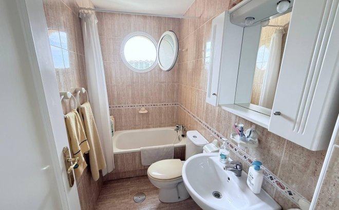 Resale - Apartment -
Orihuela Costa - Campoamor