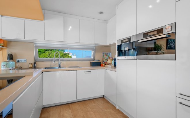 Resale - Villa -
Benijofar - Costa Blanca