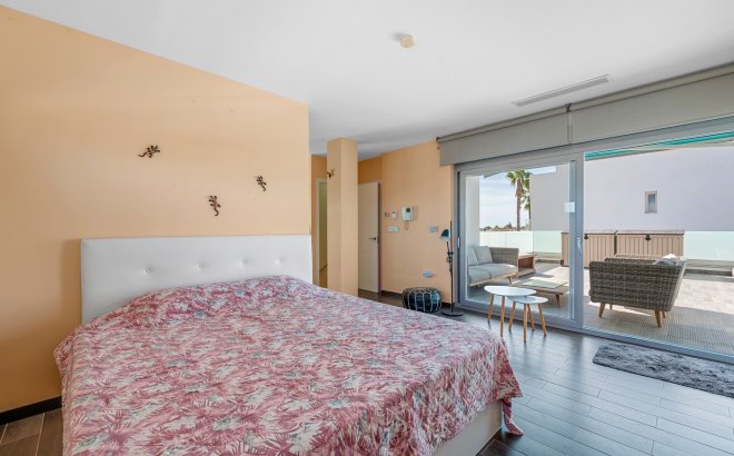 Resale - Villa -
Benijofar - Costa Blanca