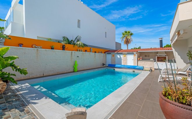 Resale - Villa -
Benijofar - Costa Blanca