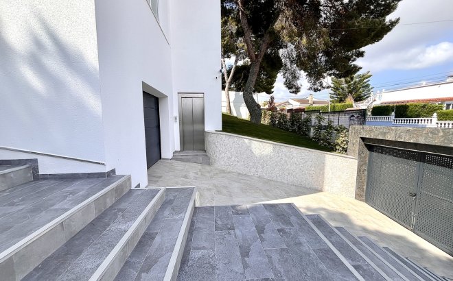 Revente - Villa -
Los Balcones - Costa Blanca