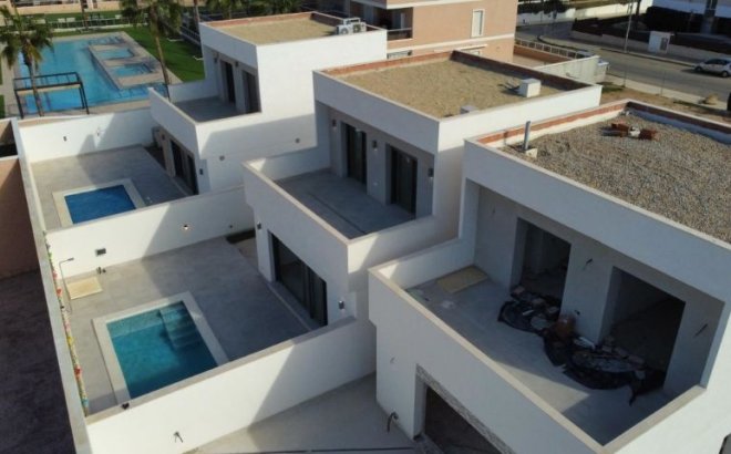 Resale - Villa -
Orihuela Costa - Costa Blanca