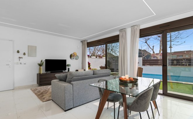 Herverkoop - Villa -
Pilar de la Horadada - Costa Blanca