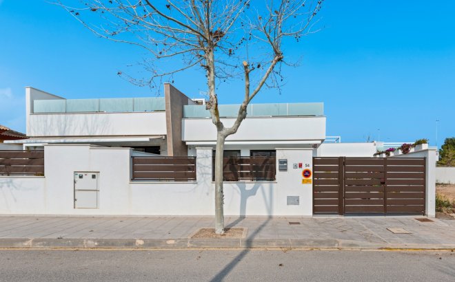 Herverkoop - Villa -
Pilar de la Horadada - Costa Blanca