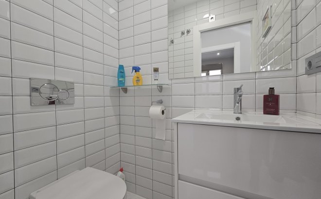 Resale - Villa -
Villamartin - Costa Blanca