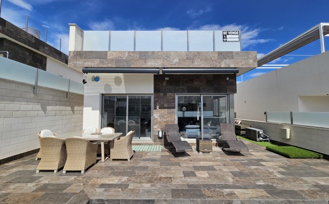 Resale - Villa -
Villamartin - Costa Blanca