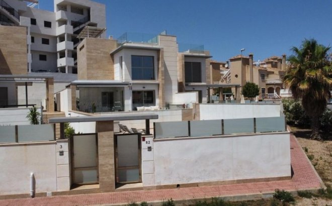 Resale - Villa -
Orihuela Costa - Costa Blanca