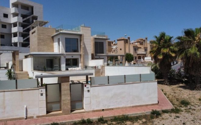 Resale - Villa -
Orihuela Costa - Costa Blanca