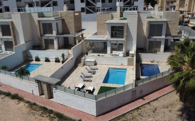 Resale - Villa -
Orihuela Costa - Costa Blanca