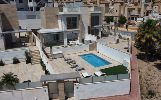 Resale - Villa -
Orihuela Costa - Costa Blanca