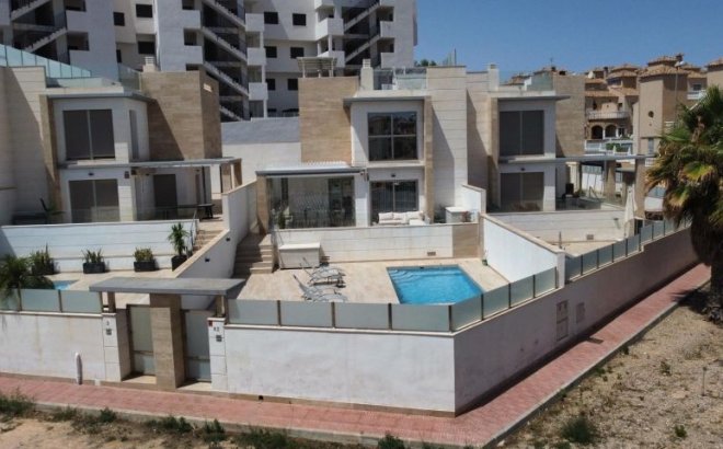 Resale - Villa -
Orihuela Costa - Costa Blanca