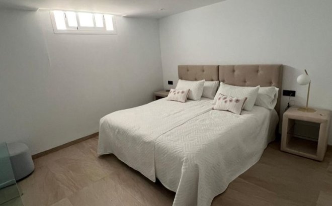 Resale - Villa -
Orihuela Costa - Costa Blanca