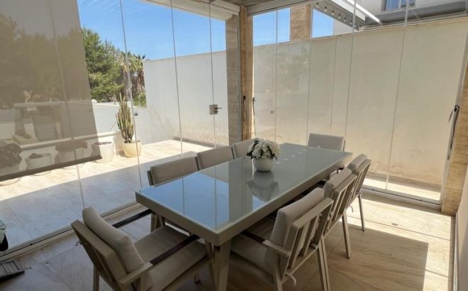 Resale - Villa -
Orihuela Costa - Costa Blanca