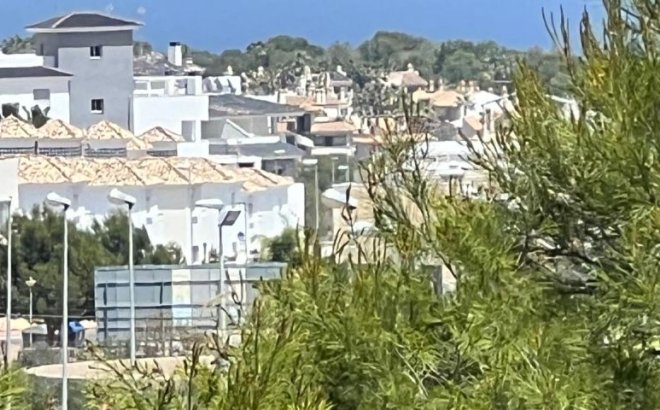 Resale - Villa -
Orihuela Costa - Costa Blanca
