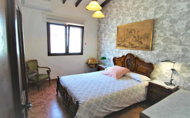 Resale - Villa -
Orihuela Costa - Costa Blanca