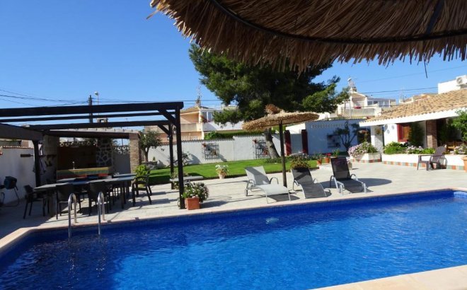 Resale - Villa -
Orihuela Costa - Costa Blanca