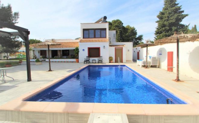 Resale - Villa -
Orihuela Costa - Costa Blanca