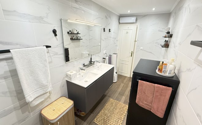 Resale - Villa -
Orihuela Costa - Costa Blanca