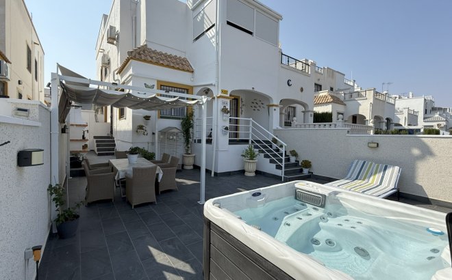 Resale - Villa -
Orihuela Costa - Costa Blanca