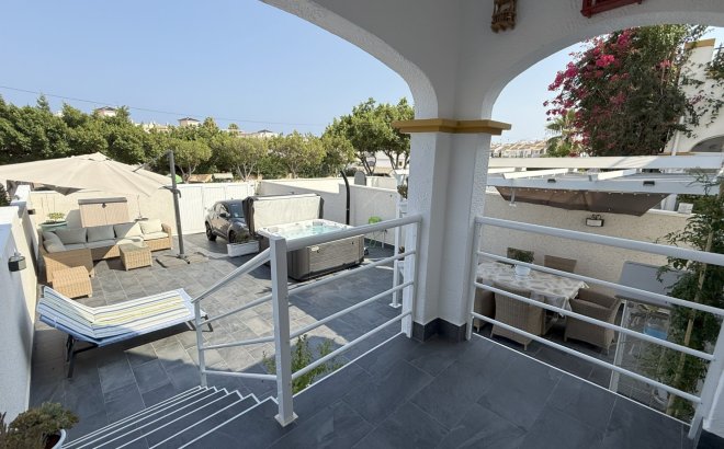 Resale - Villa -
Orihuela Costa - Costa Blanca