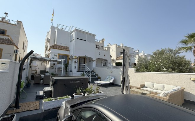 Resale - Villa -
Orihuela Costa - Costa Blanca