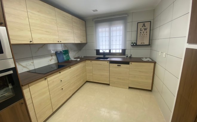 Resale - Town House -
San Miguel de Salinas - Inland