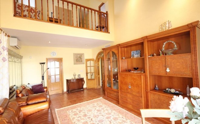 Resale - Villa -
Orihuela Costa - Costa Blanca