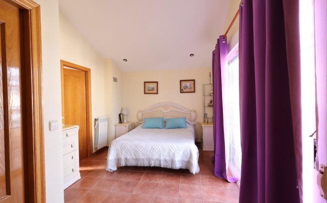 Resale - Villa -
Orihuela Costa - Costa Blanca