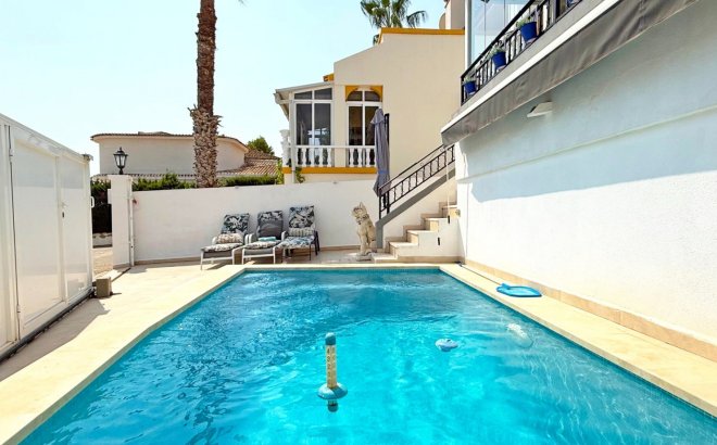 Resale - Villa -
Orihuela Costa - Costa Blanca