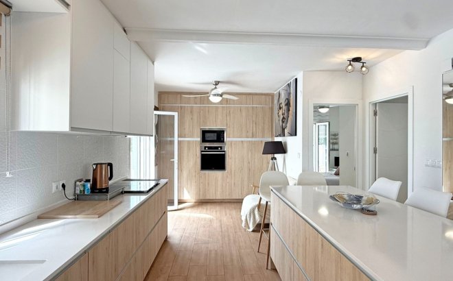 Resale - Villa -
Orihuela Costa - Costa Blanca