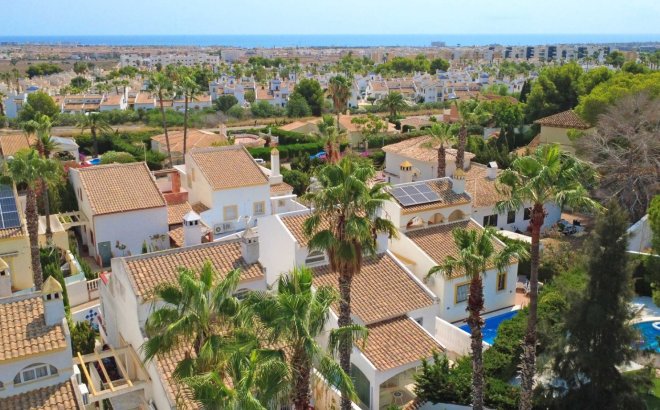 Resale - Villa -
Orihuela Costa - Costa Blanca