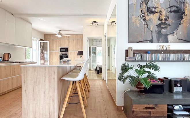 Resale - Villa -
Orihuela Costa - Costa Blanca