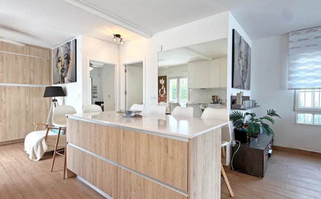 Resale - Villa -
Orihuela Costa - Costa Blanca