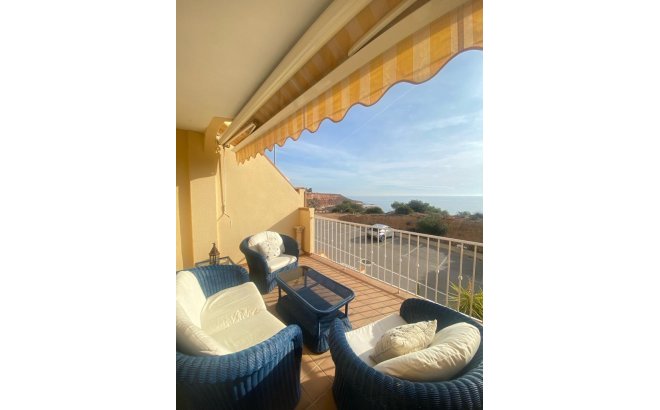 Resale - Dúplex -
Orihuela Costa - Campoamor