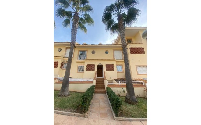 Resale - Dúplex -
Orihuela Costa - Campoamor