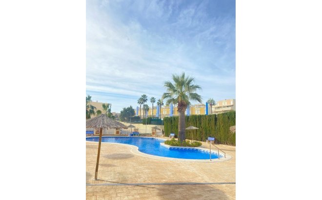 Resale - Dúplex -
Orihuela Costa - Campoamor