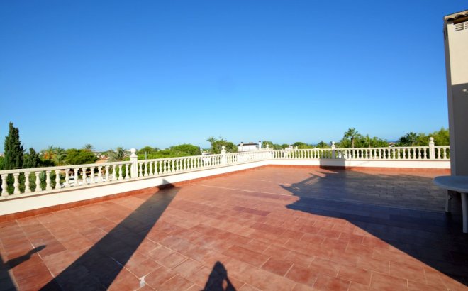 Resale - Villa -
Orihuela Costa - Costa Blanca