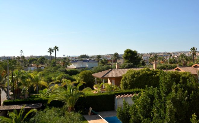 Resale - Villa -
Orihuela Costa - Costa Blanca