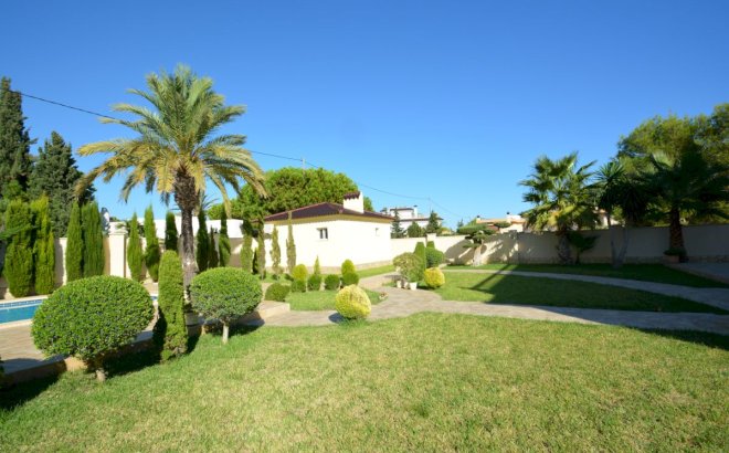Resale - Villa -
Orihuela Costa - Costa Blanca