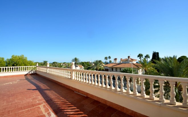 Resale - Villa -
Orihuela Costa - Costa Blanca