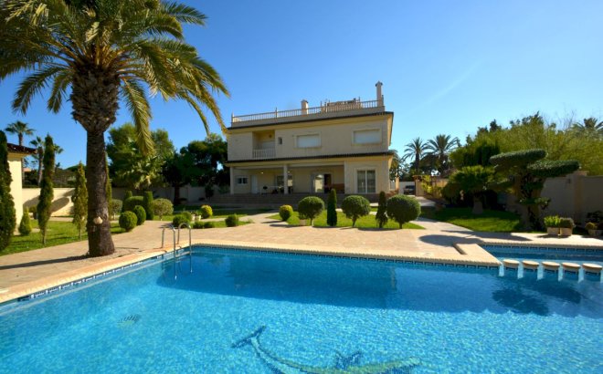 Resale - Villa -
Orihuela Costa - Costa Blanca
